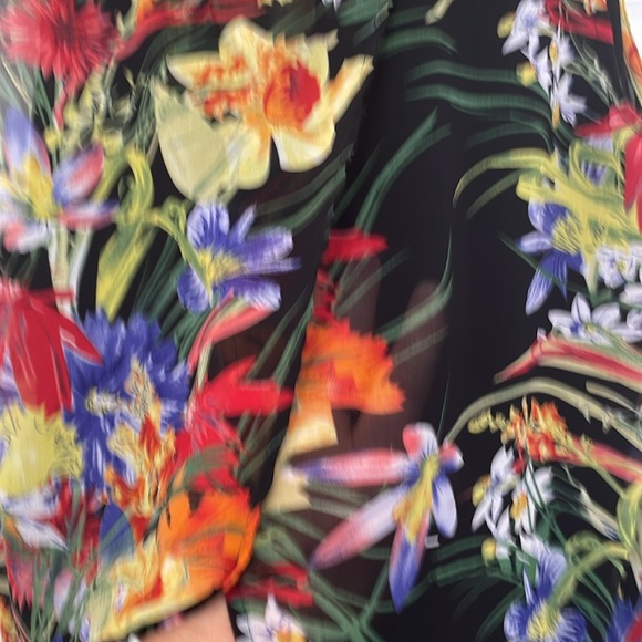 Daniel Rainn Floral sleeveless Top - Picture 7 of 15